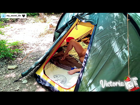 ❤️ Nakuha sa camera Madamdaming haltak off Stranger in a tent super porn sa amin ☑