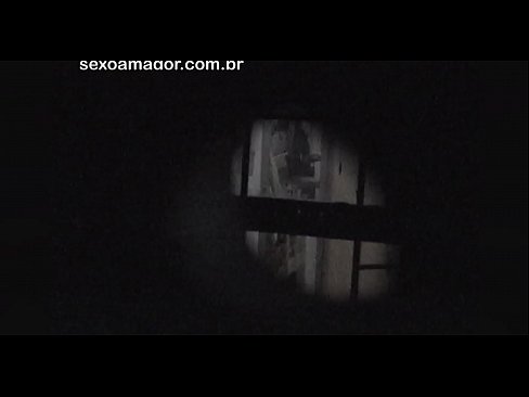 ❤️ Si Blondie ay lihim na nakunan ng video ng isang voyeur ng kapitbahayan na nakatago sa likod ng mga guwang na brick super porn sa amin ☑